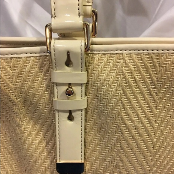 Cole Haan Kendra Herringbone Straw Soft Tote Bag Gold Leather Purse Shoulder - Picture 5 of 6